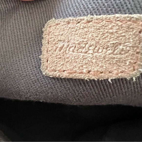 Madewell Zip-Top Transport Crossbody Blush Nubuck Suede Leather. - Picture 8 of 9